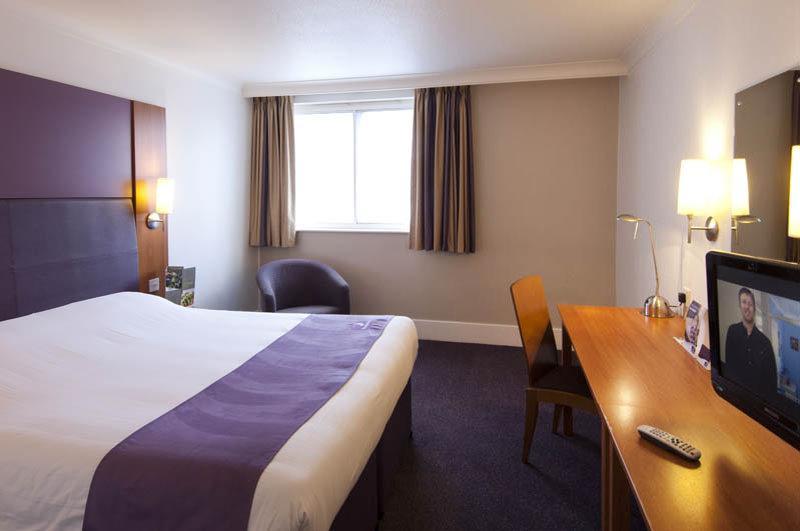 Premier Inn Haydock Park/M6 J23 Warrington Exteriör bild