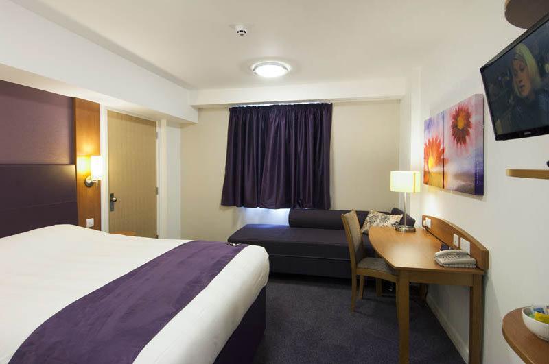Premier Inn Haydock Park/M6 J23 Warrington Exteriör bild